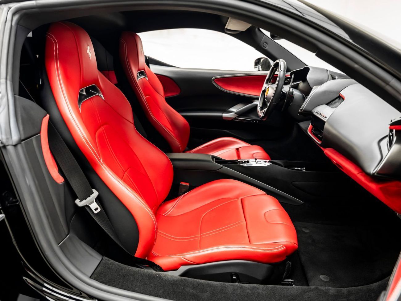 Ferrari SF90 Stradale 2022 Ferrari SF90 Stradale, 2027 Ferrari Warranty + Service Contract, Low KMs, GCC