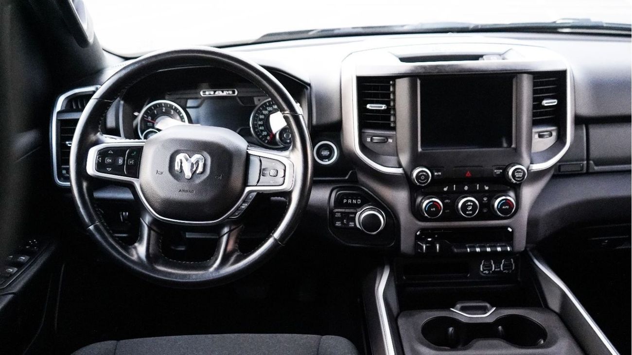 RAM 1500 Description DODGE RAM BIGHORN 2021  INTERIOR DESIGN  AUX audio in Air conditioning Bluetooth system