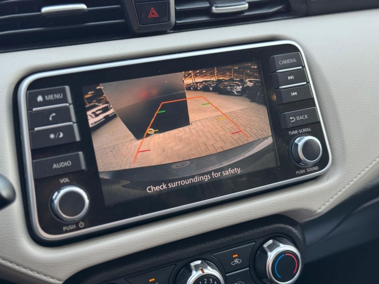 نيسان فيرسا SV / V4 1.6L / DIGITAL CLUSTER / RADAR / ROAD ASSIST / BLIND SPOT / REMOTE START