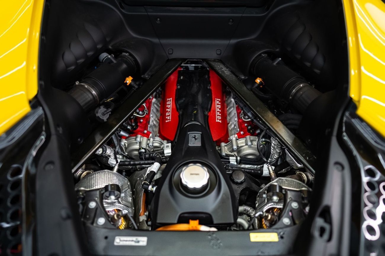 Ferrari SF90 Stradale SF90 STRADALE | 2 YEARS WARRANTY AND SERVICE PACKAGE | CARBON INTERIOR | TWO-TONE BODYWORK