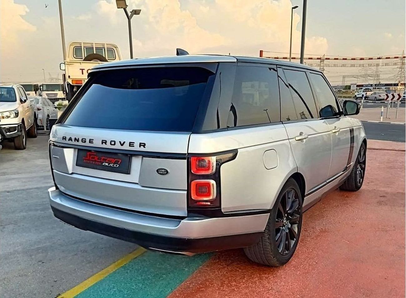 لاند روفر رينج روفر Range Rover Supercharged 5.0L A/T 2017 MODEL USED AS SEEN