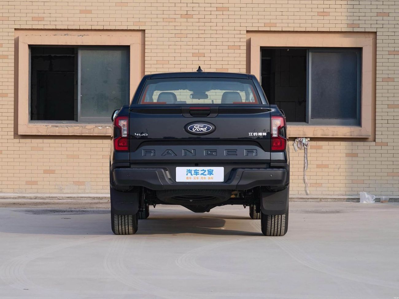 فورد رانجر XL 4X4 Petrol 255HP