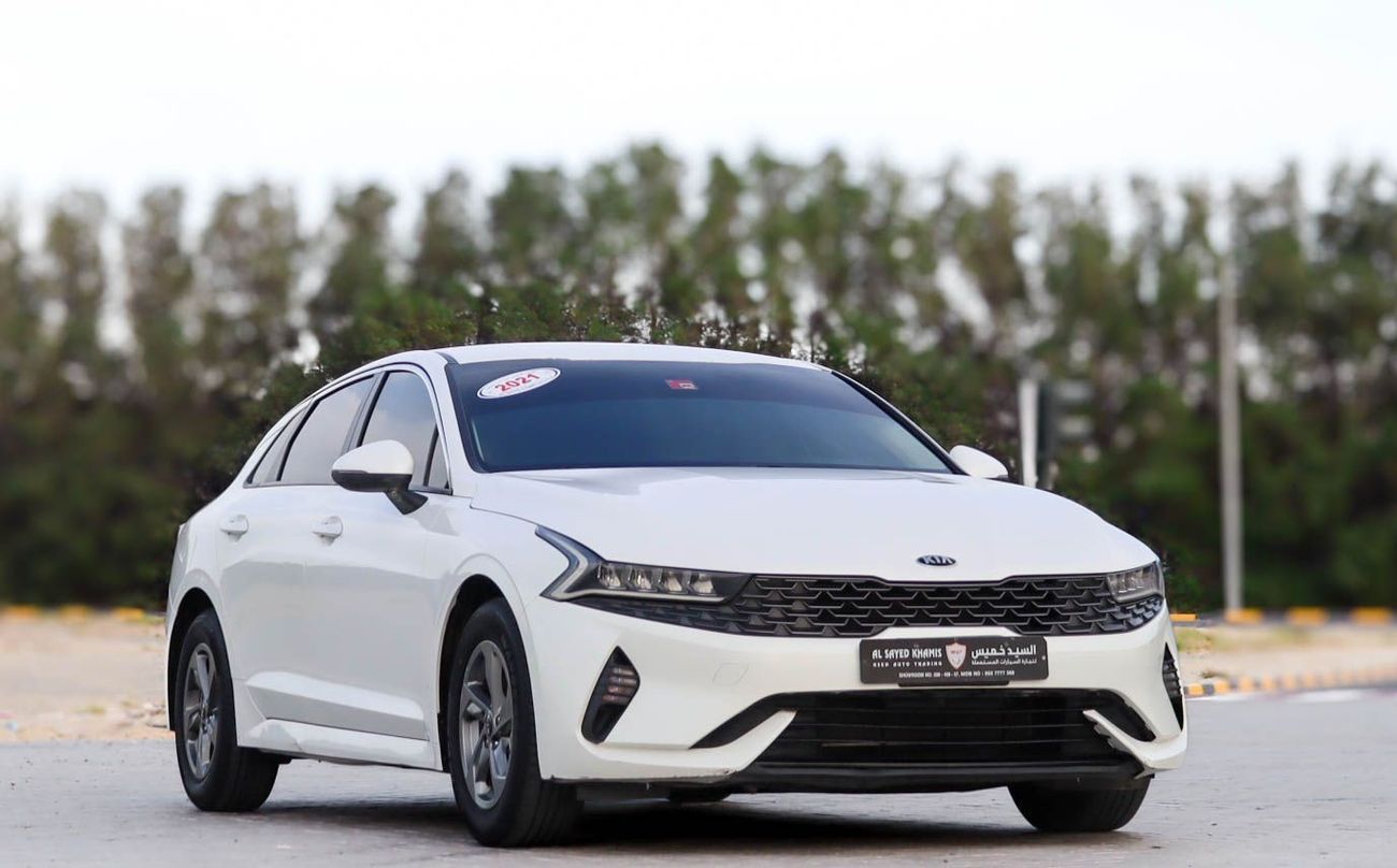 كيا K5 2.5L GDI STD Kia K5 2.5 L, 2021 GCC accident-free, in excellent condition 940 P.M