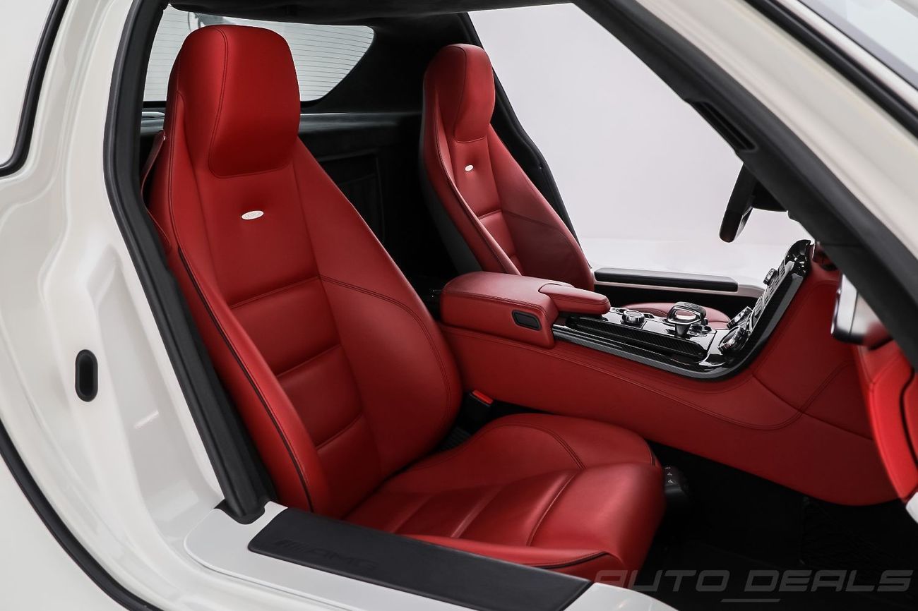 مرسيدس بنز SLS AMG 2012 Mercedes Benz SLS AMG COUPE | GCC | Fully Loaded | Perfect Condition | 6.2L V8