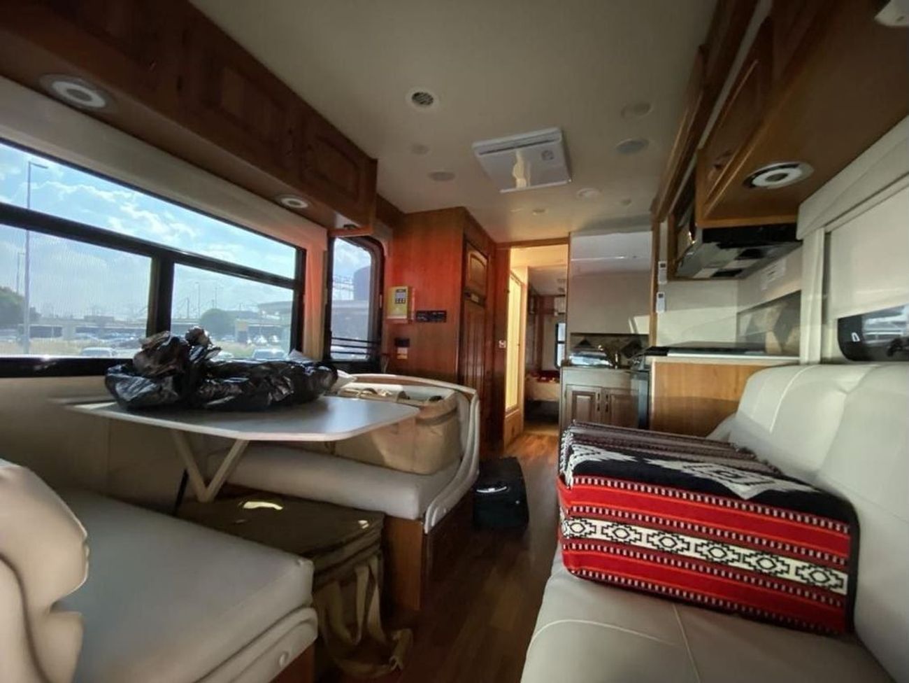 فورد E 450 FULLY LOADED CARVAN