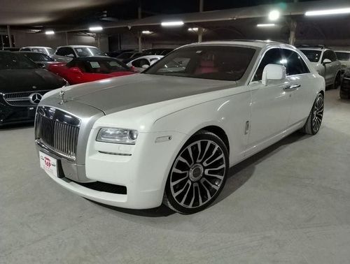 رولز رويس جوست ROLLS ROYCE GHOST 6.6L 2011 | TWO-TONE EXTERIOR | 22 INCH MANSORY RIMS | REAR ENTERTAINMENT