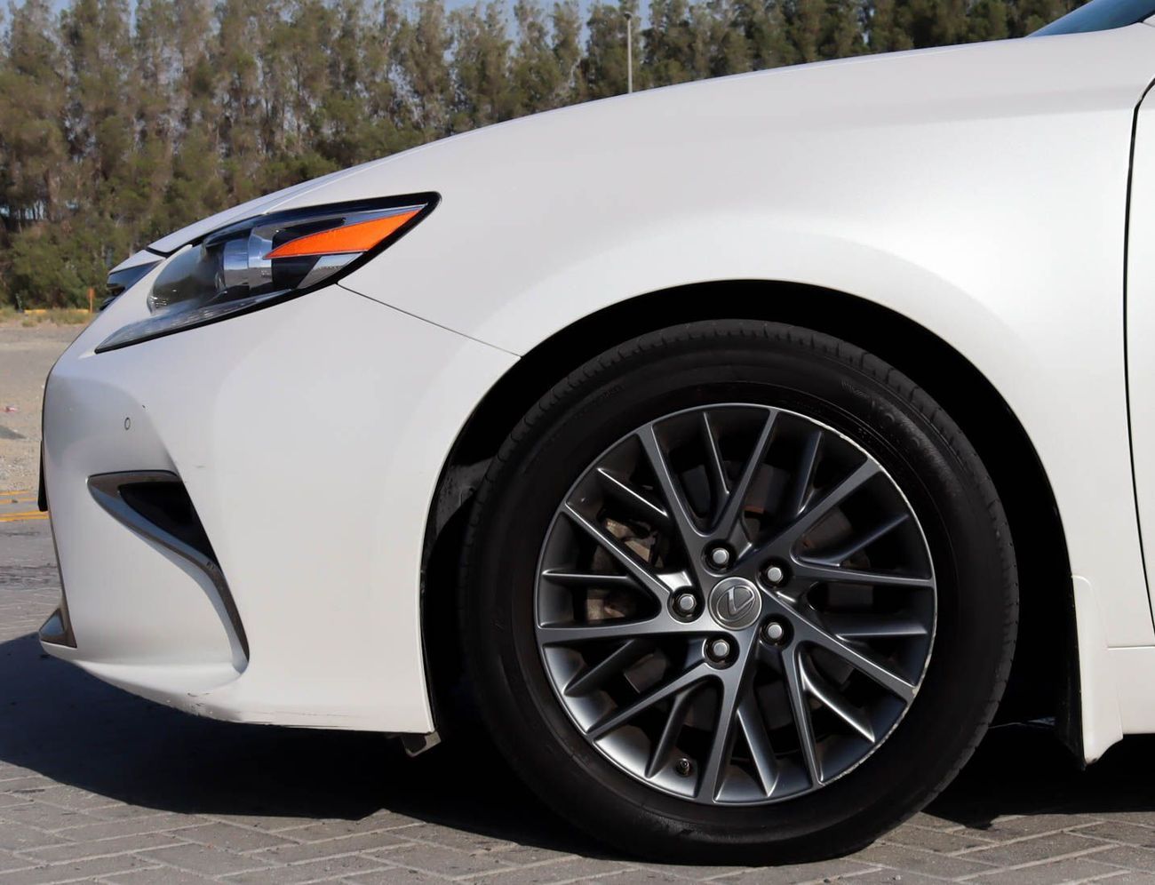 لكزس ES 350 Platinum 3.5L FWD Lexus ES350 3.5L | V6 | 2018 GCC  | Original Paint | Accident Free  Excellent Cond