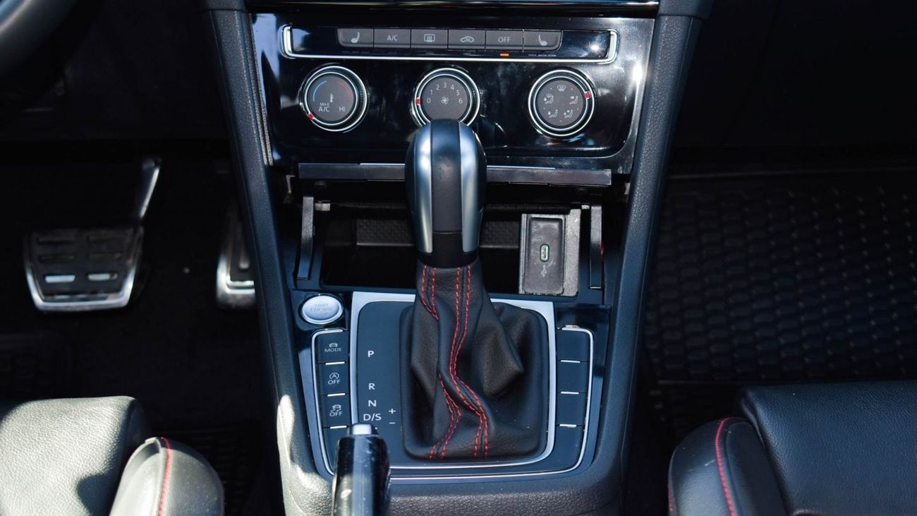 Volkswagen Golf GTI 2.0L Turbo 2021