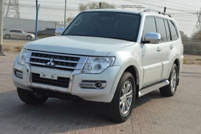 Mitsubishi Pajero Full option clean car accident free