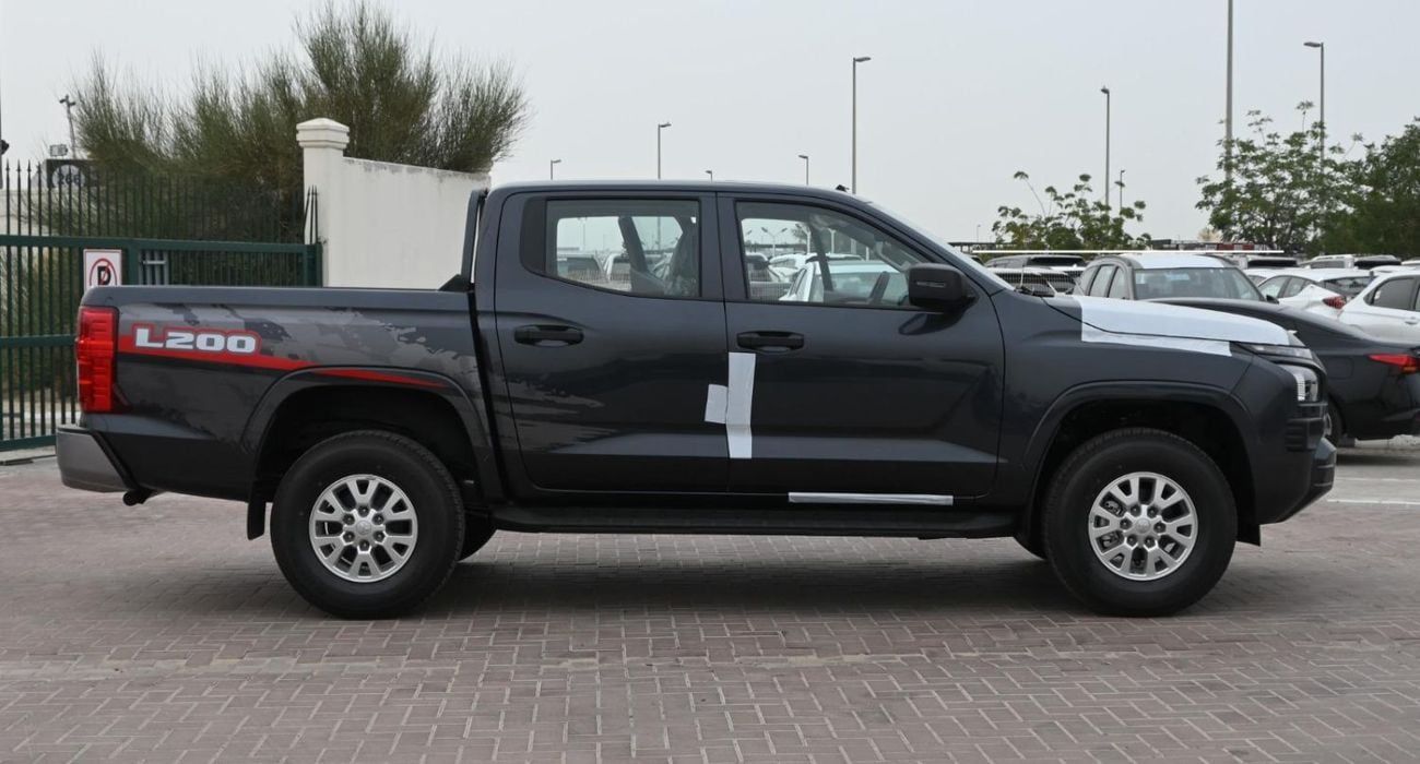 ميتسوبيشي L200 GLX 2.4L DIESEL DCAB 4WD 6MT MY25