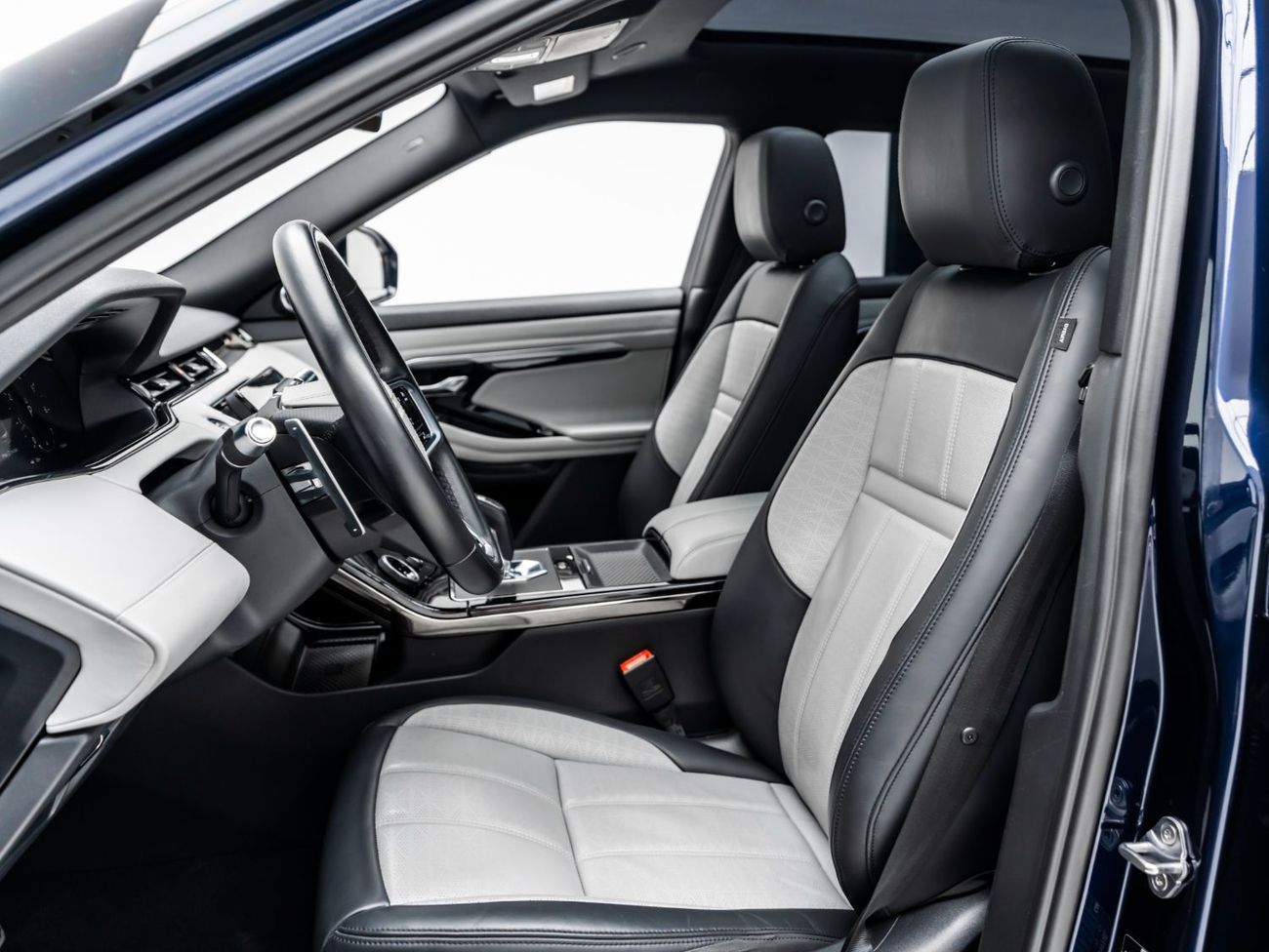 لاند روفر رانج روفر إيفوك P200 R-Dynamic HSE 2.0L