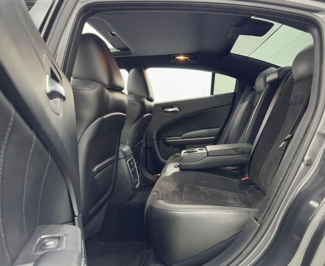 دودج تشارجر 6.4L R/T Scatpack 2022 Dodge Charger Scat Pack 392 6.4L, Dodge Warranty 2027, Dodge Service History,