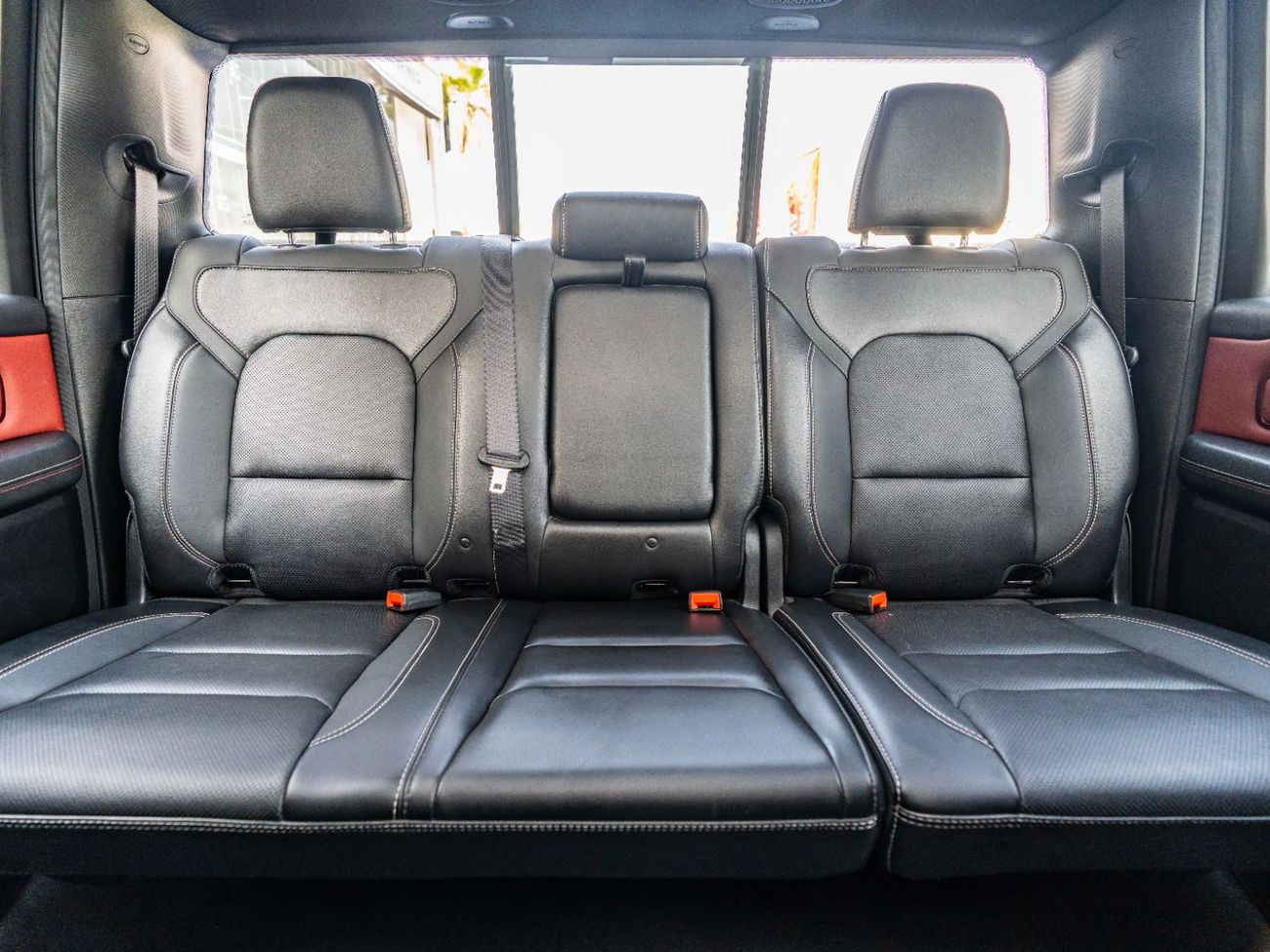 رام 1500 Rebel 5.7L Crew Cab Utility (5 Seater)