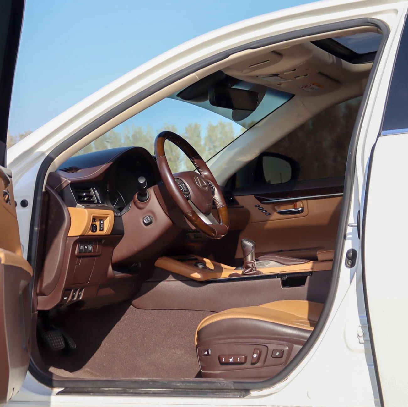 لكزس ES 350 Platinum 3.5L FWD Lexus ES350 3.5L | V6 | 2018 GCC  | Original Paint | Accident Free  Excellent Cond