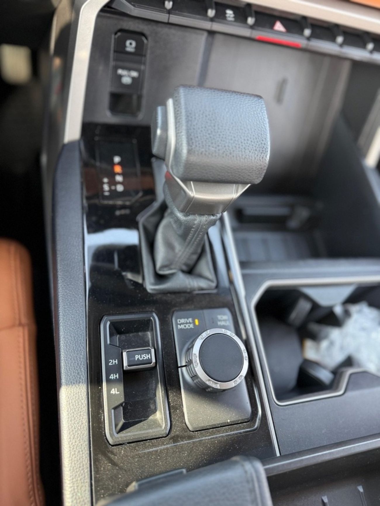 تويوتا تاندرا Toyota Tundra CREWMAX SR5 4WD