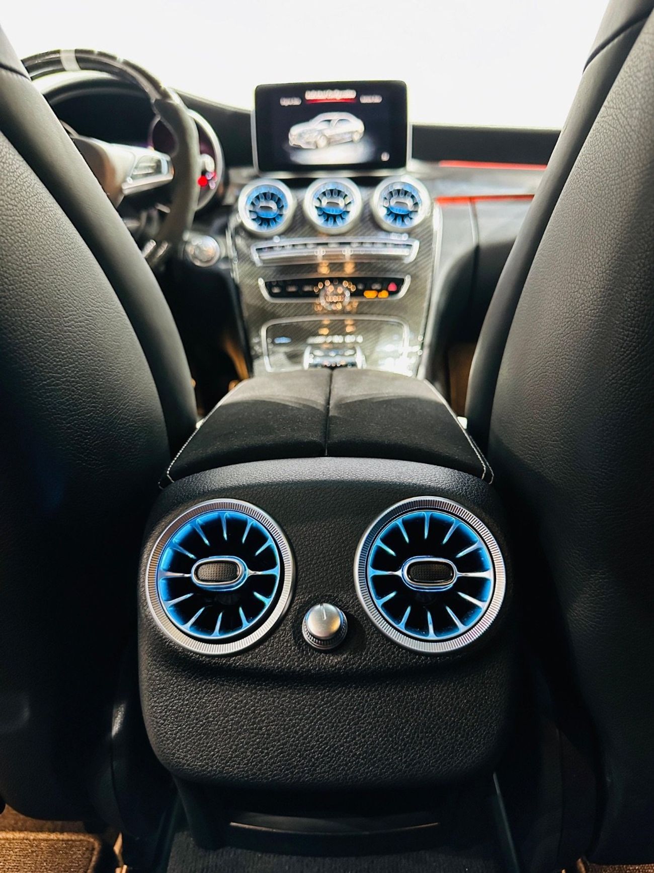 مرسيدس بنز C 63S AMG Std 4.0L (5 Seater)