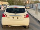 Nissan Tiida SE 1.8L Hatchback