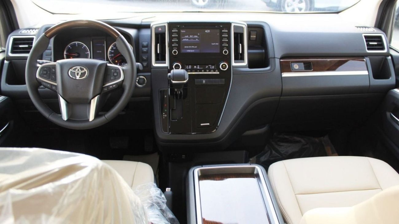 تويوتا جرافينا TOYOTA GRANVIA 2.8L WAGON 6 SEATS AT WG3