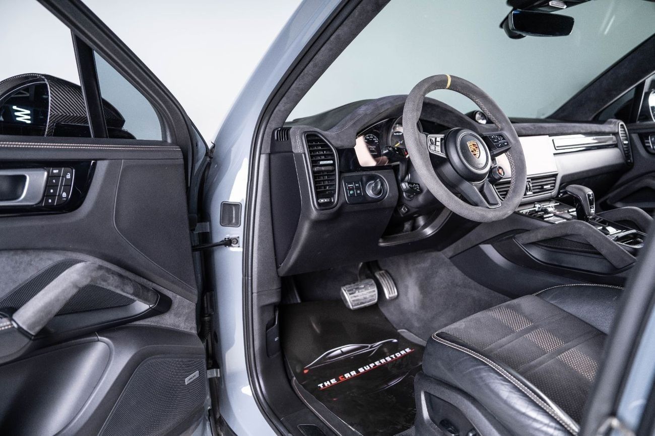 Porsche Cayenne Turbo GT 4.0L 2022 - PORSCHE CAYENNE TURBO GT - V8 - CARBON PACKAGE - SPECIAL PAINT - IMMACULATE CAR
