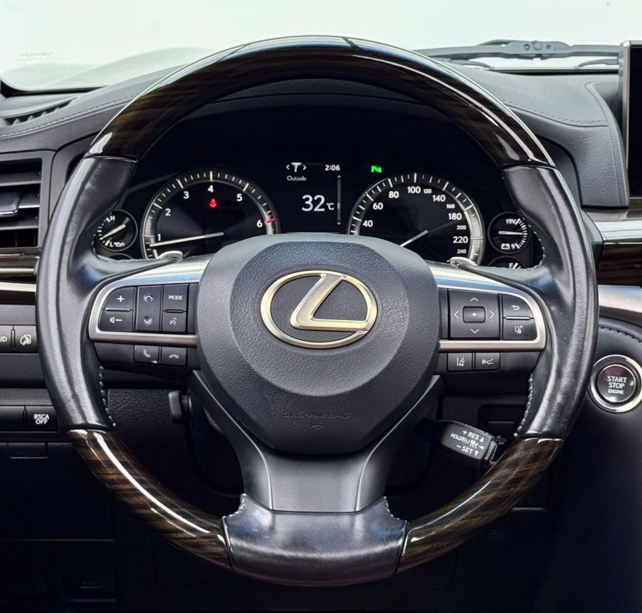لكزس LX 570 2021 Lexus LX 570 Signature Edition, 1 Year Warranty, Full Service History, GCC