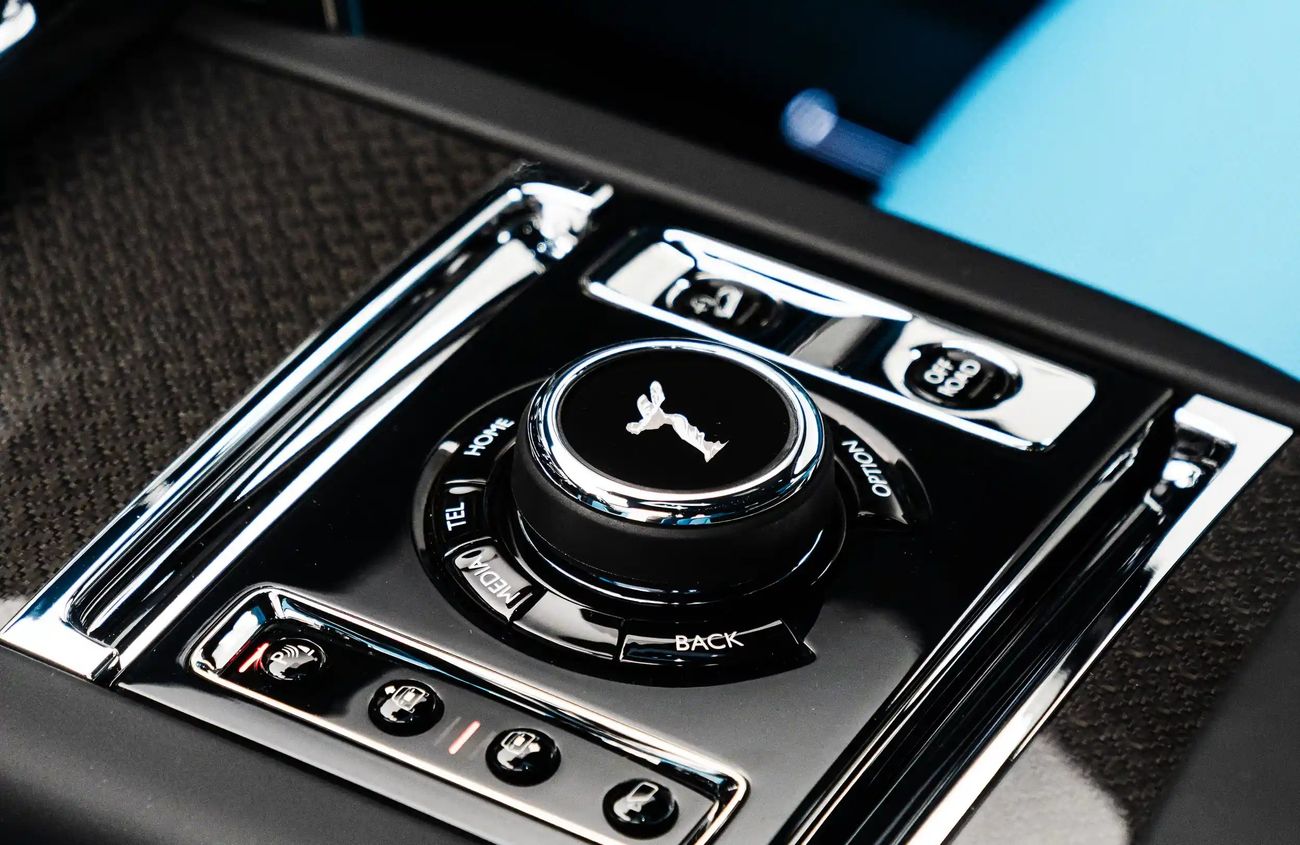 Rolls-Royce Cullinan 6.75L V12 Twin-Turbocharged Engine