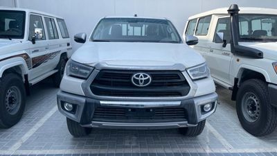 Toyota Hilux PETROL DC 4WD 2.7L GLXS-G MT
