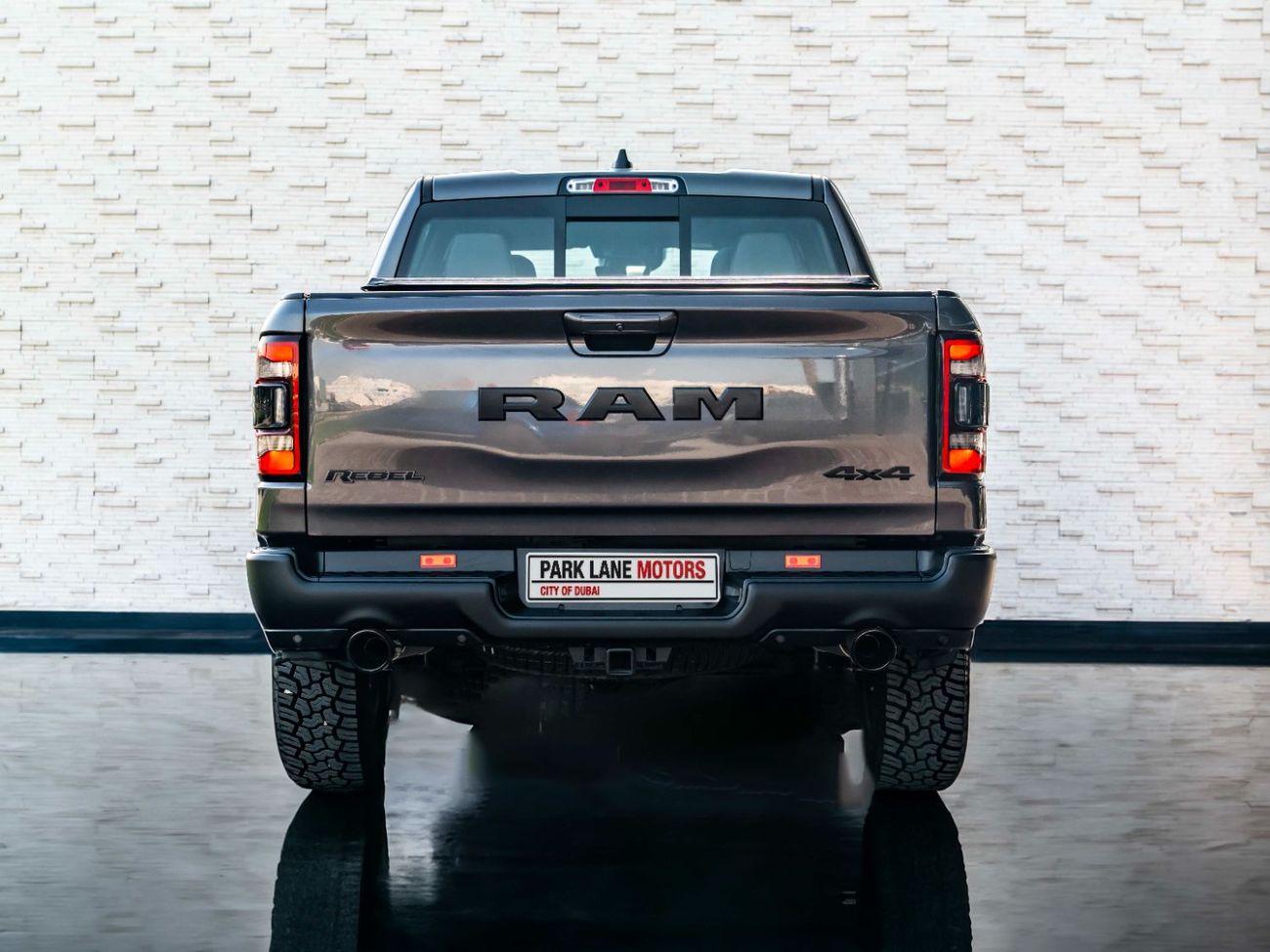 رام 1500 Rebel 5.7L Crew Cab Utility (5 Seater)