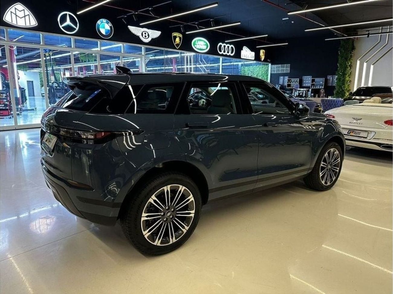 لاند روفر رانج روفر إيفوك 2024 Land Rover Range Rover Evoque P200 S & ( 5 YEARS WARRANTY AND SERVICE CONTRACT )