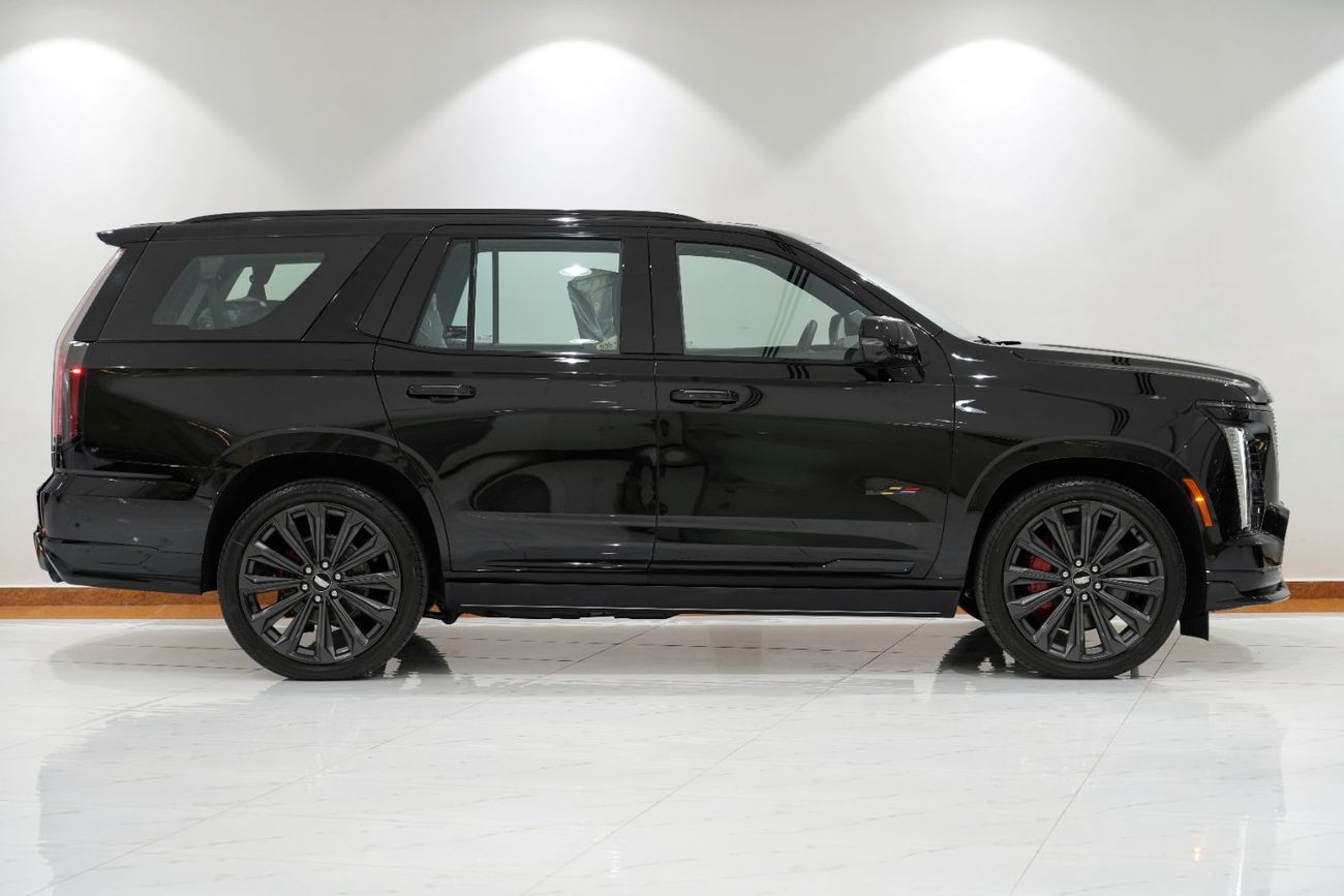 كاديلاك إسكالاد All-New 2025 Cadillac Escalade V-Series 6.2L Supercharged - GCC 5-Year Warranty Service Contract