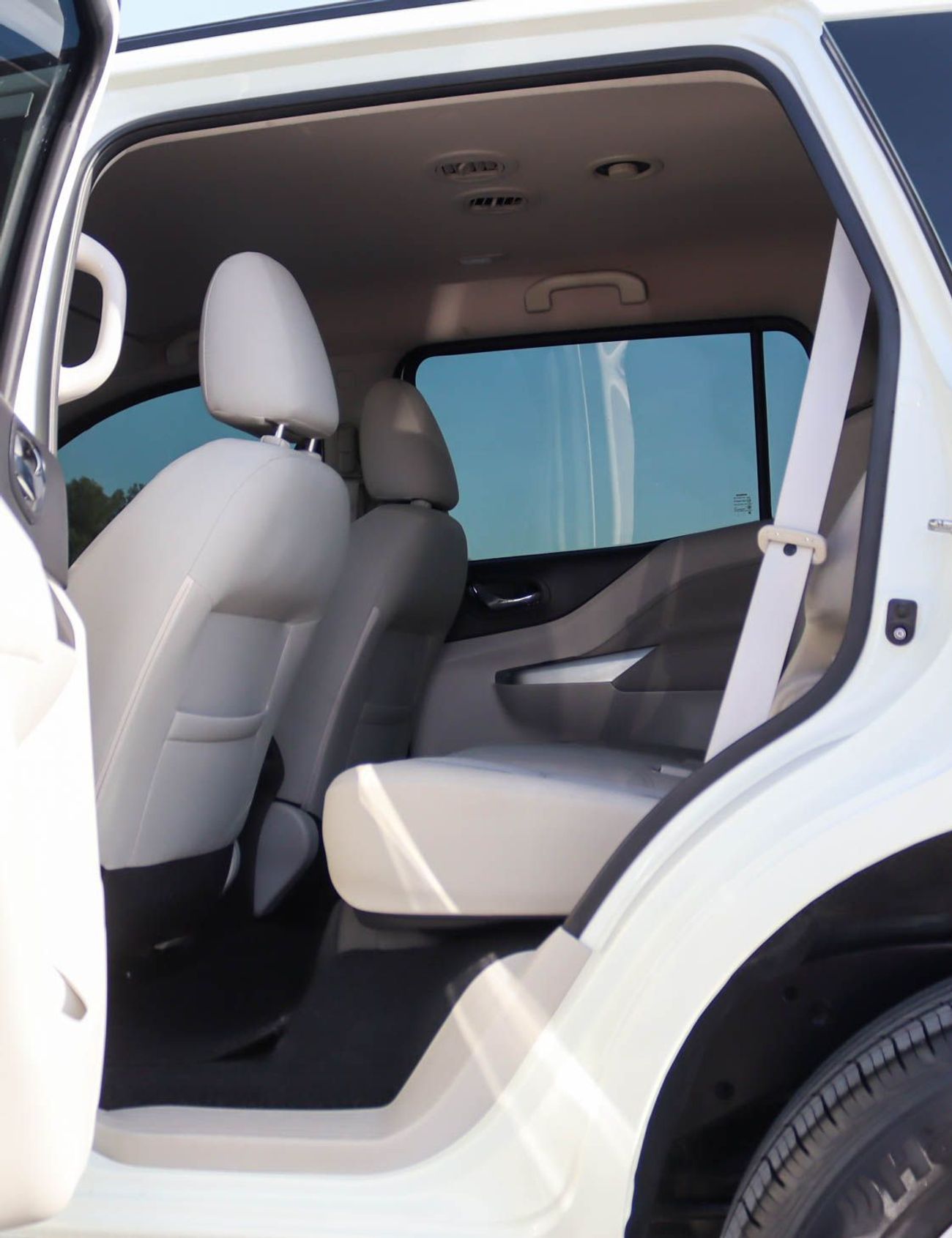 نيسان إكستيرا SE 2.5L RWD