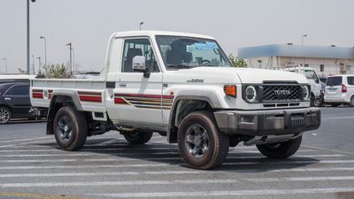 تويوتا لاند كروزر بيك آب 4LX 4.OL V6 A/T