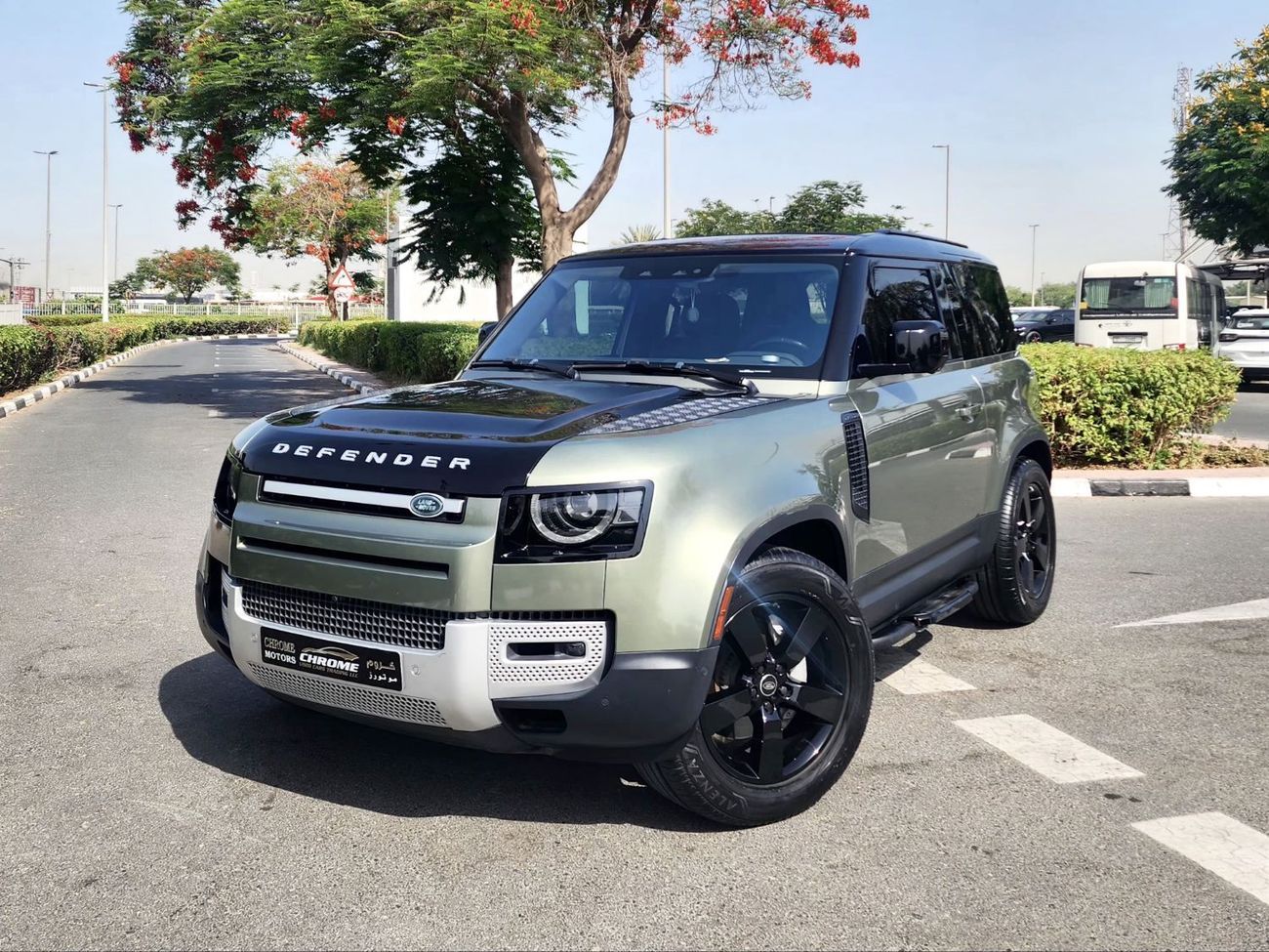 لاند روفر ديفندر P400 90 First Edition 3.0L (6 Seater)