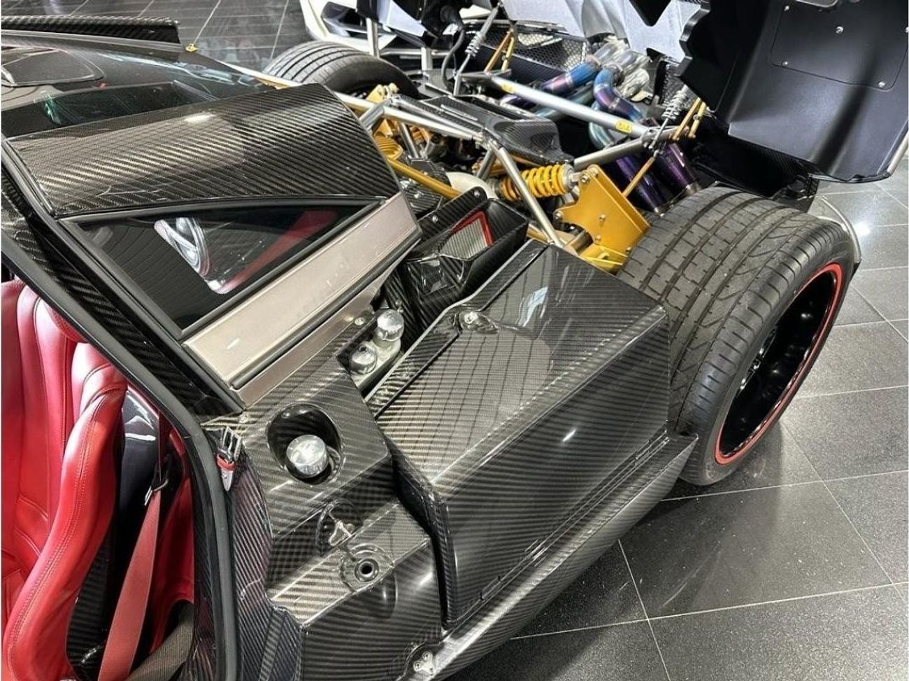 Pagani Huayra 1 out of 100