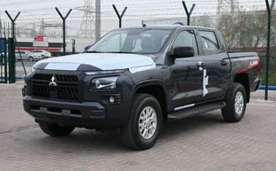 ميتسوبيشي L200 GLX 2.4L DIESEL DCAB 4WD 6MT MY25
