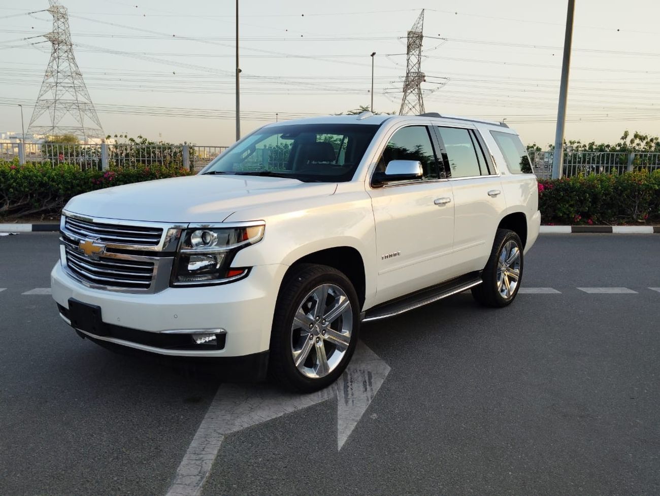 شيفروليه تاهو LS 5.3L 4WD (8 Seater)