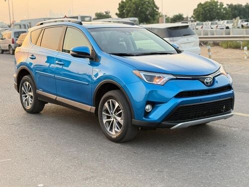 تويوتا راف ٤ XLE 2.5L