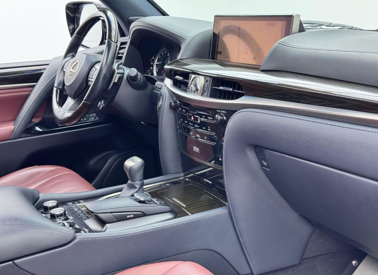 لكزس LX 570 2021 Lexus LX 570 Signature Edition, 1 Year Warranty, Full Service History, GCC