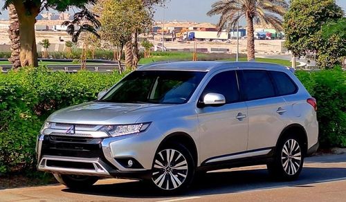 ميتسوبيشي آوتلاندر GLX High 2.4L 899-Monthly l GCC l Cruise, Camera, 4x4 l Accident Free