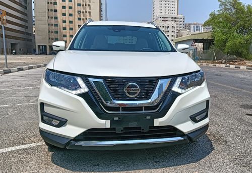 نيسان روج SV
