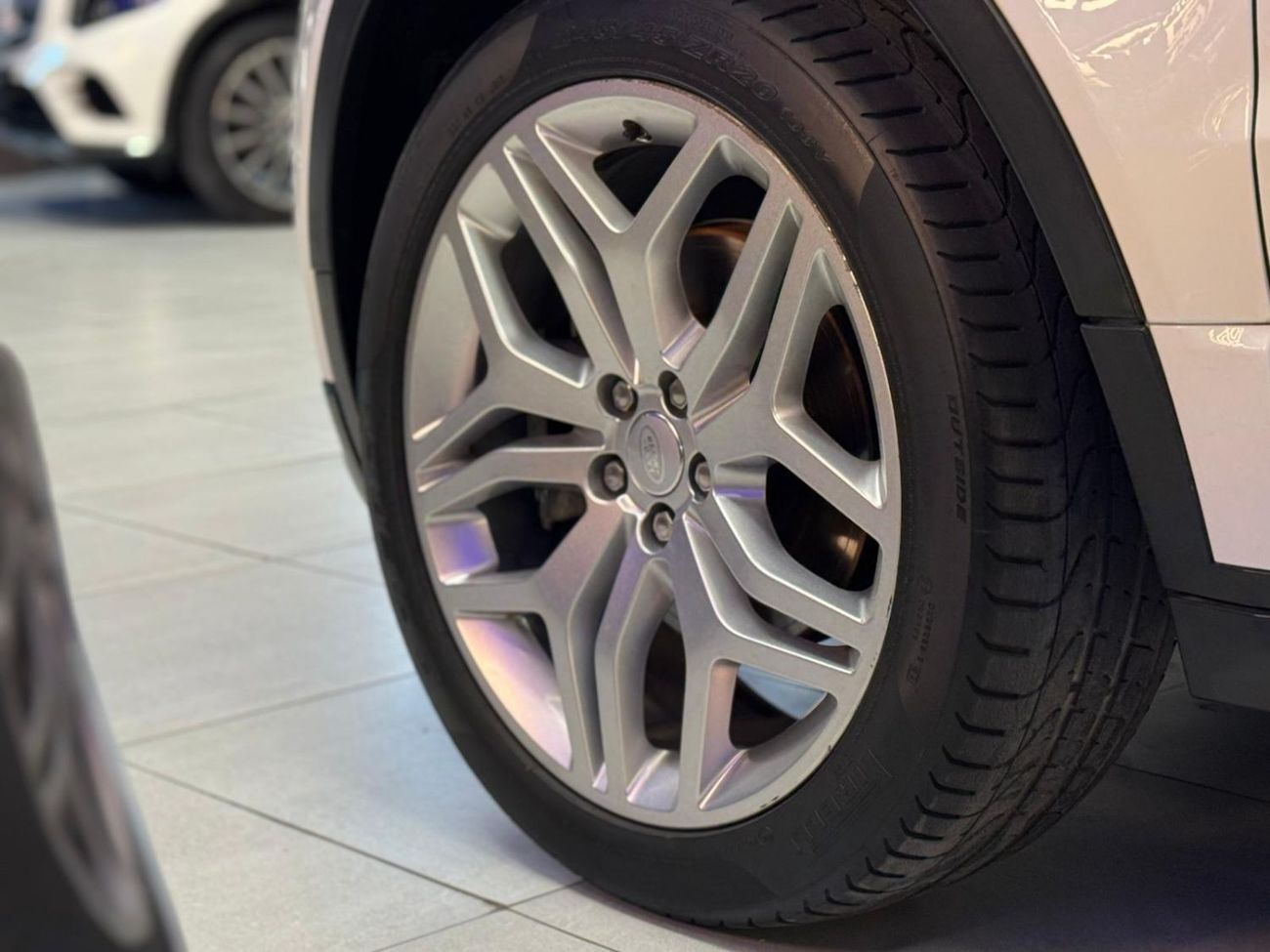 لاند روفر رانج روفر إيفوك P250 R-Dynamic HSE 2.0L RANGE ROVER EVOQUE 2018 GCC