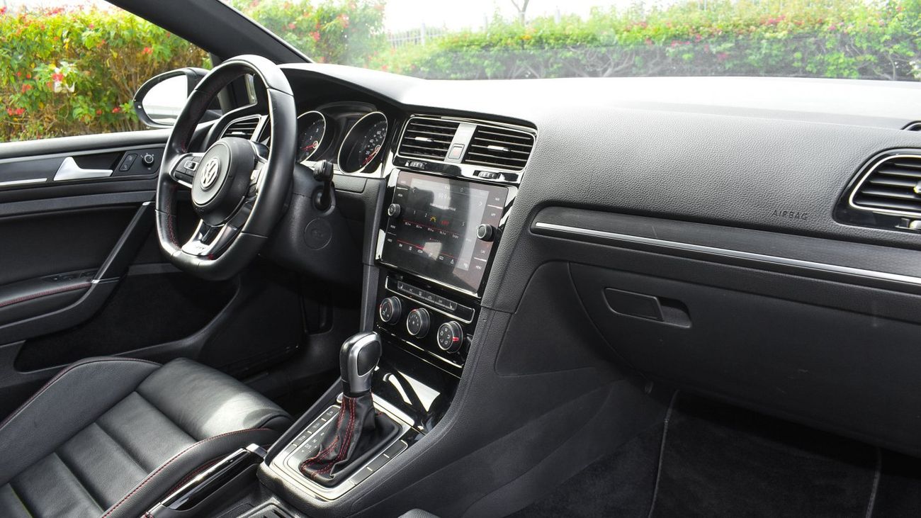 Volkswagen Golf GTI