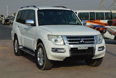 Mitsubishi Pajero Full option clean car leather seats power seats