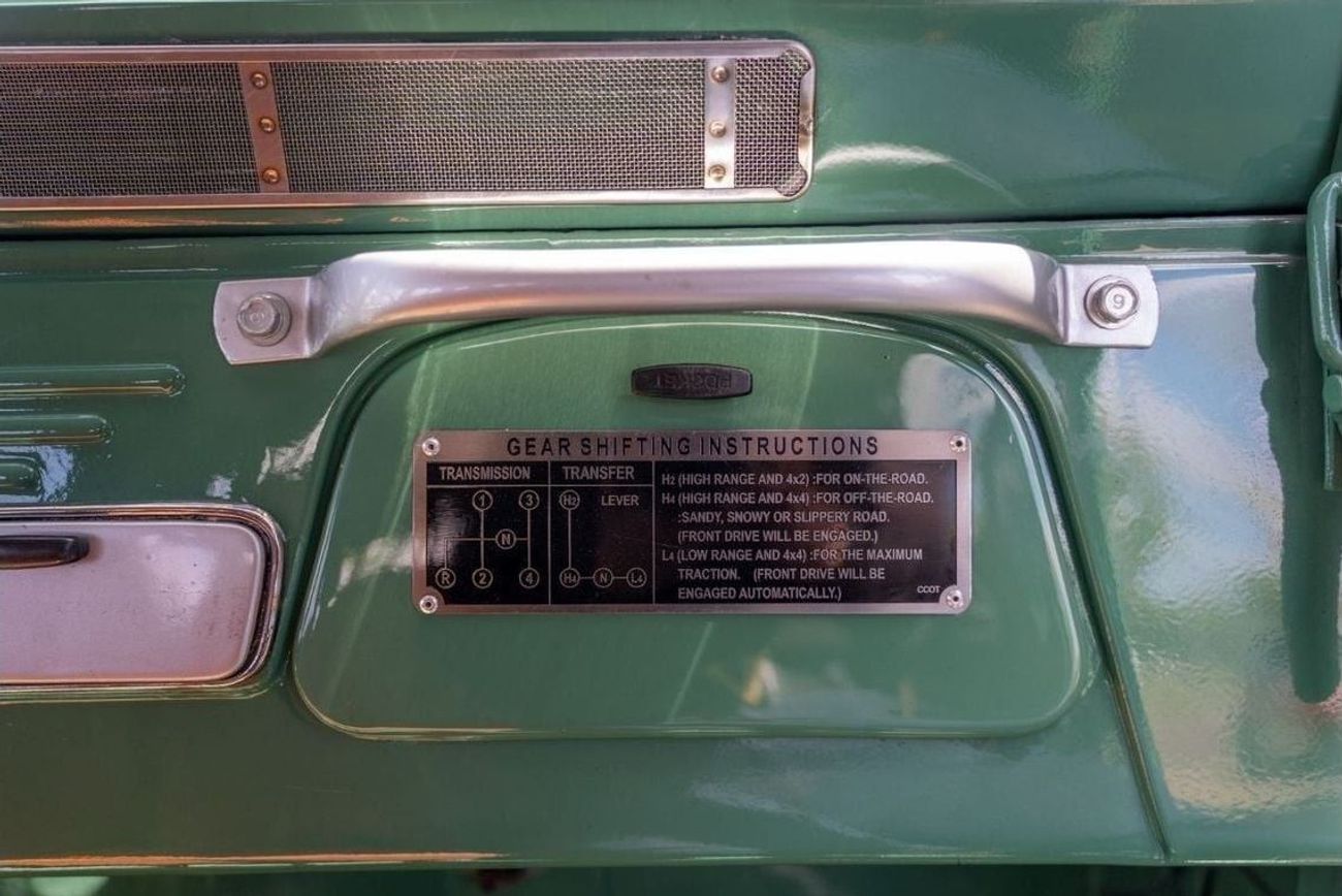 Toyota FJ Cruiser FJ-40