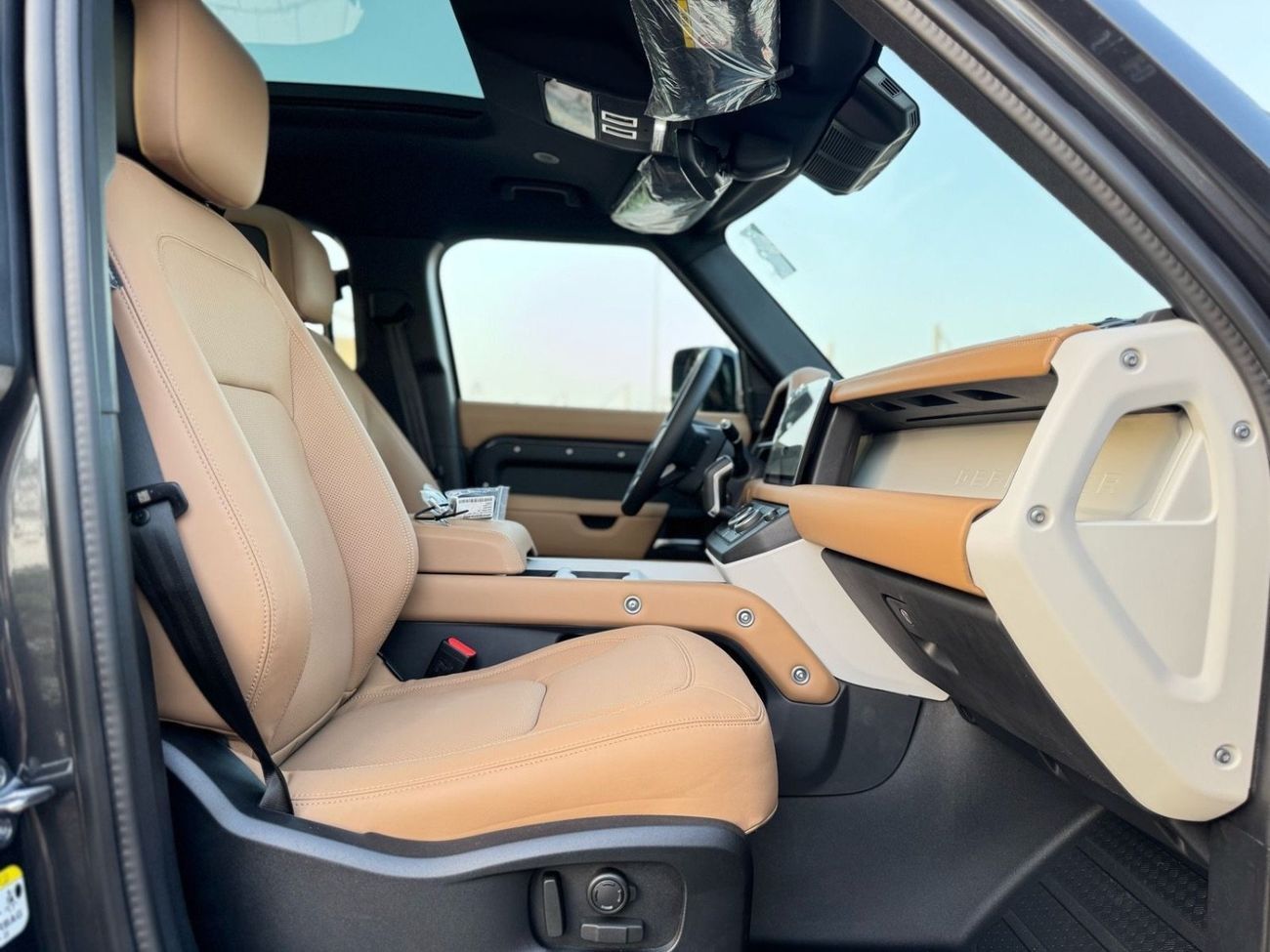 لاند روفر ديفندر P400 110 X-Dynamic HSE 3.0L (5 Seater)