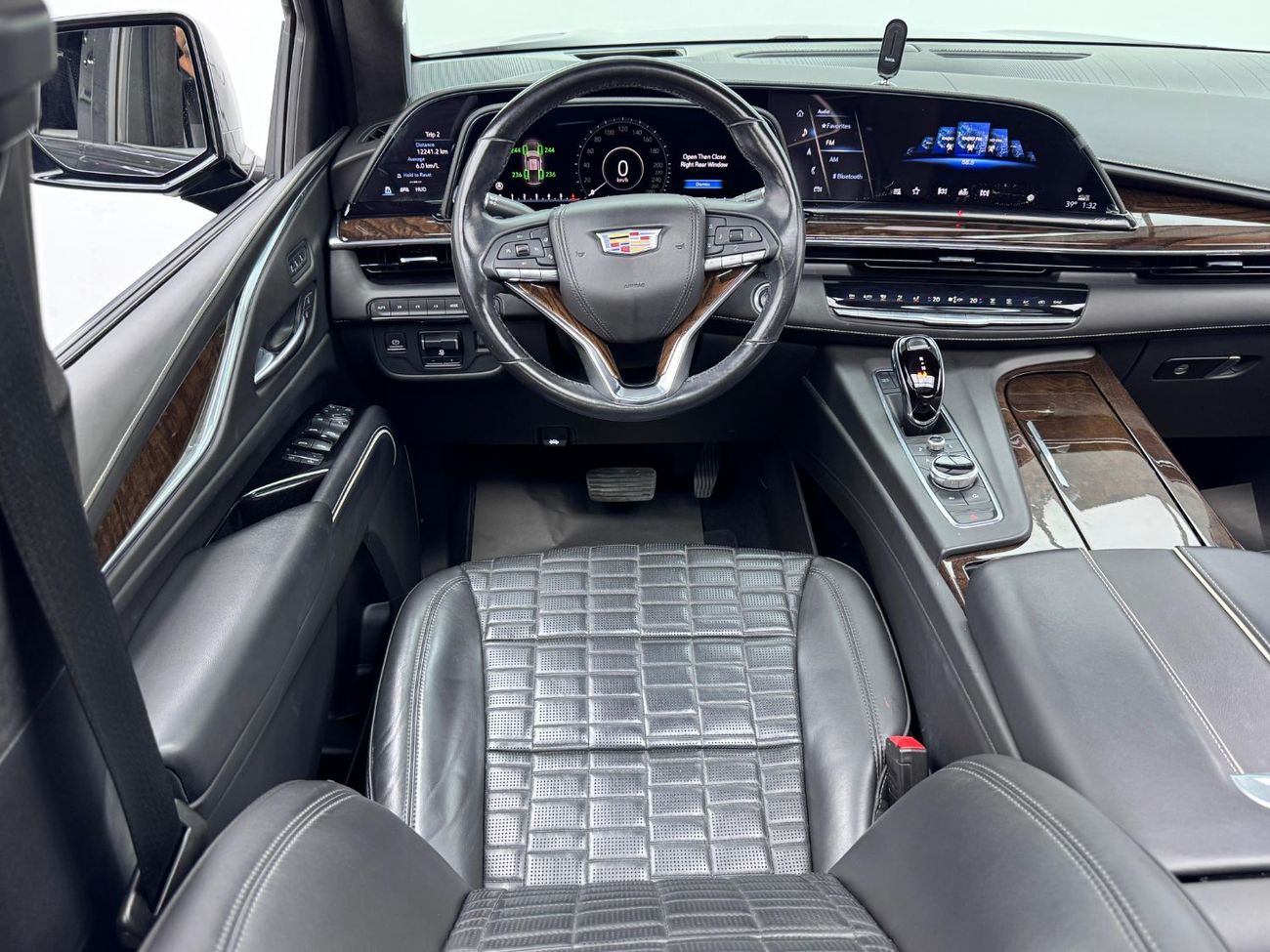 كاديلاك إسكالاد Sport Platinum 6.2L 4WD 2021 Cadillac Escalade 600 Sport Platinum, Full Cadillac Service History, Wa
