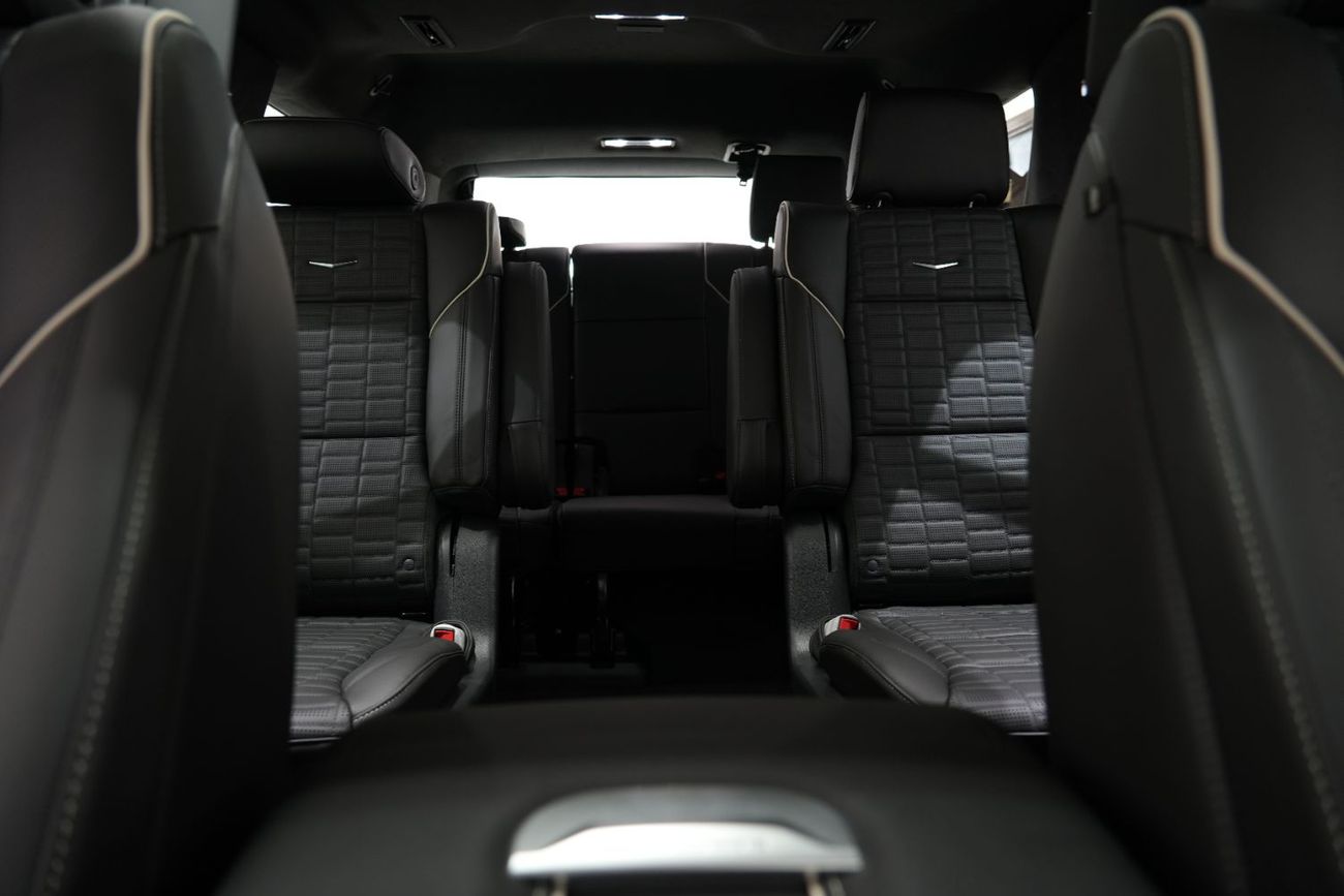 كاديلاك إسكالاد All-New 2025 Cadillac Escalade V-Series 6.2L Supercharged - GCC 5-Year Warranty Service Contract