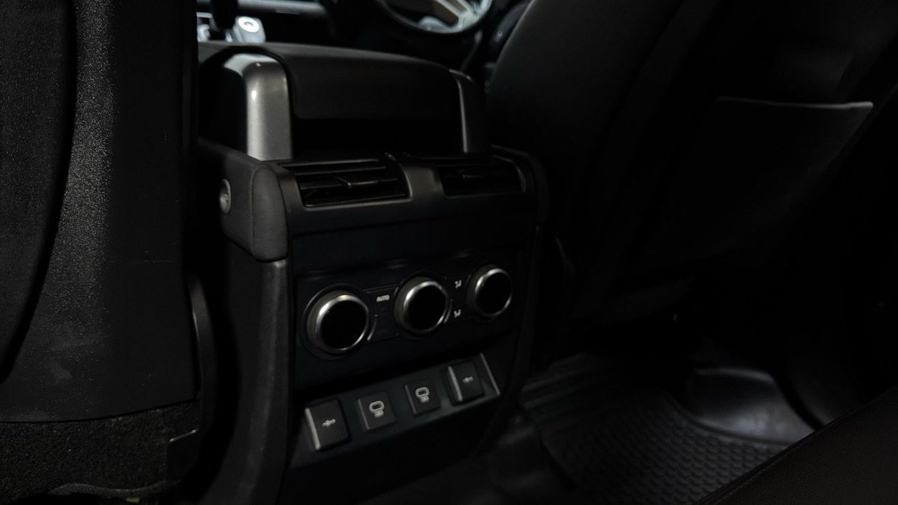 لاند روفر ديفندر Land Rover defender 2022 model full options