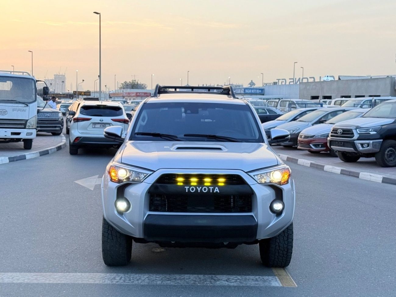 تويوتا Runner4 7 Seat Sunroof 4x4 Full option