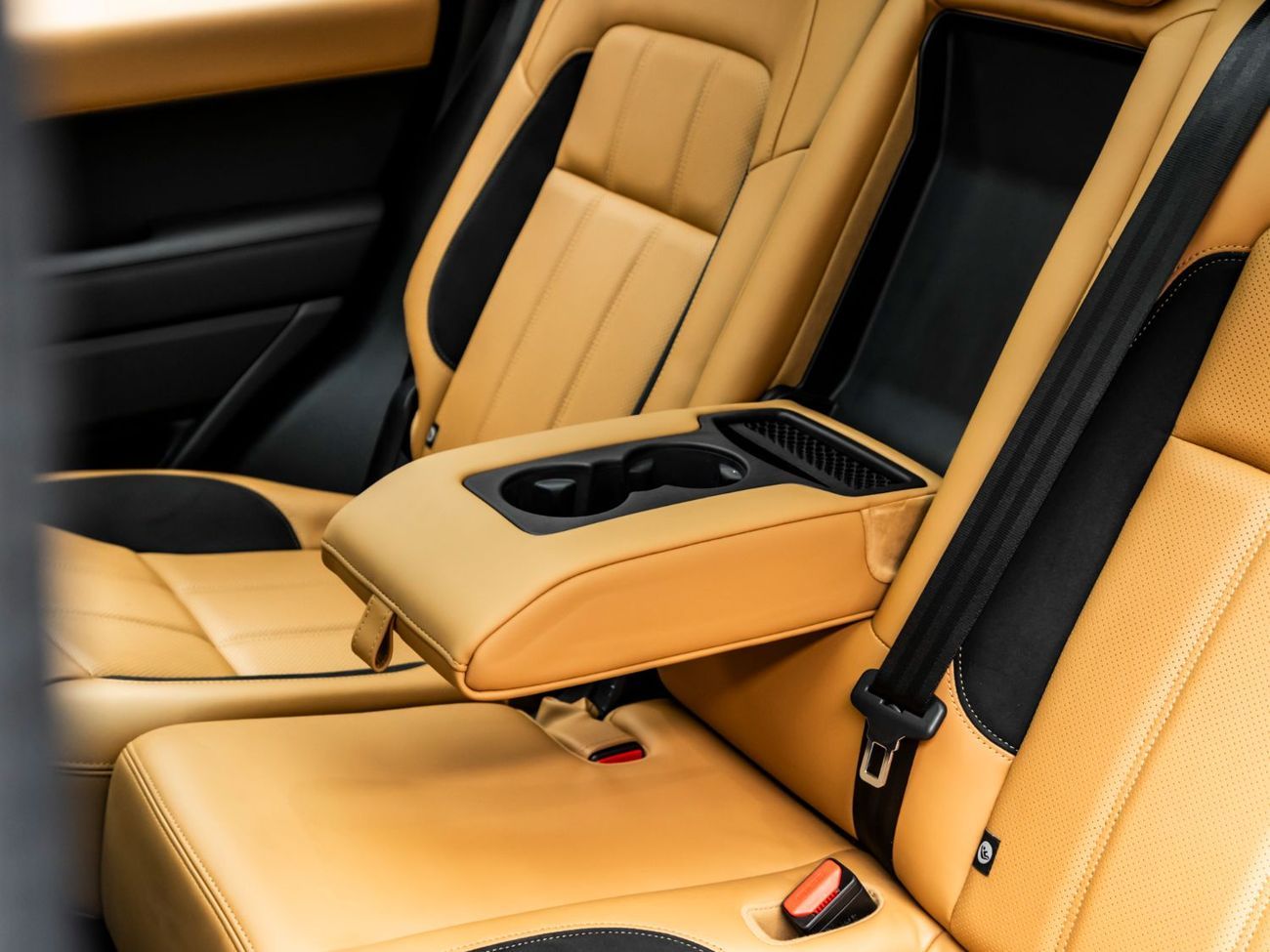 لاند روفر رينج روفر سبورت Dynamic HSE P525 5.0L