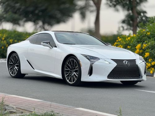 Lexus LC500 Carbon 5.0L ( CYL) CANADAIAN SPEC NEAT AND CLEAN LESS KILOMETER